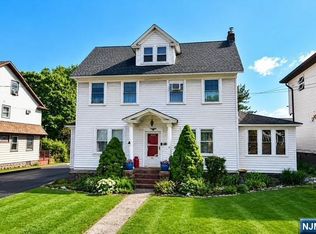 343 Union St, Lodi, NJ 07644