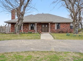 704 N Sioux Ave, Claremore, OK 74017
