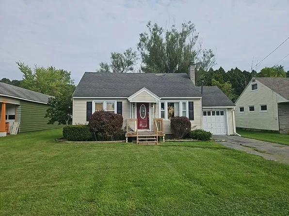 30 Lee Ave, Gloversville, NY 12078