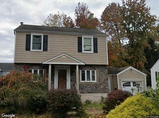 33 Park Dr, Kenilworth, NJ