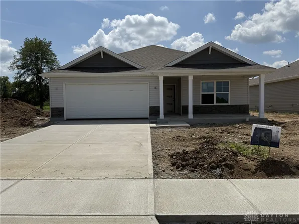 214 Lightfoot Ct, New Carlisle, OH 45344