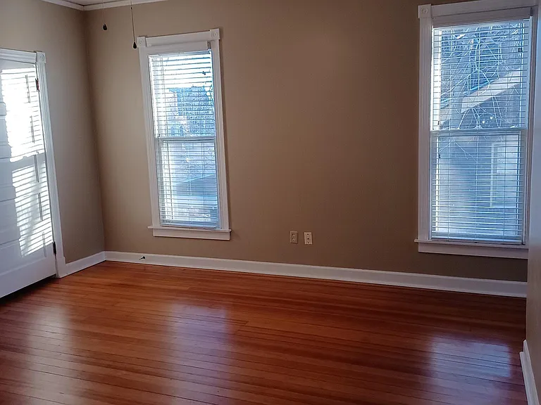 825 SW Western Ave #B — Photo 11