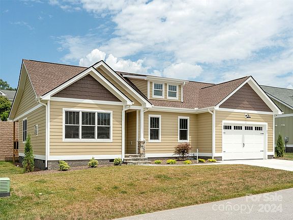 2nd image of 82 Olde Oak Way