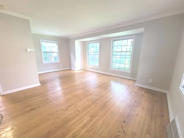 2523 Lake Dr, 2523 N Lake Dr #2, Milwaukee, WI 53211