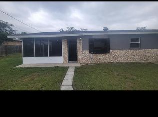 10003 N Connechusett Rd, Tampa, FL 33617