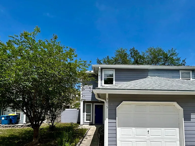 3015 Candlewyck Ln E — Photo 2