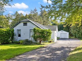 1464 Hogan Rd, Webster, NY 14580