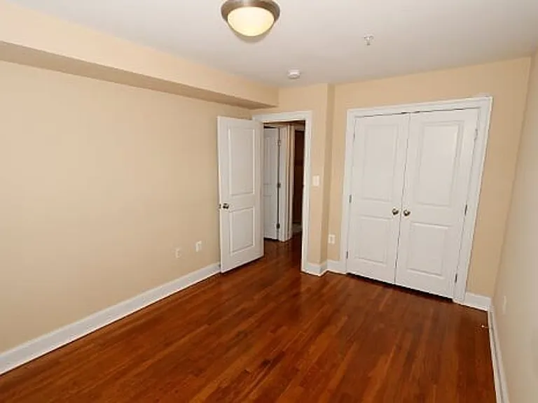 T Street Apartments — Photo 15
