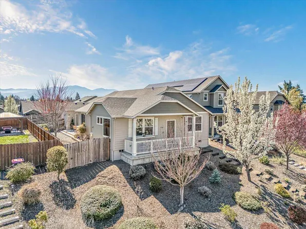 2264 College Way, Medford, OR 97504