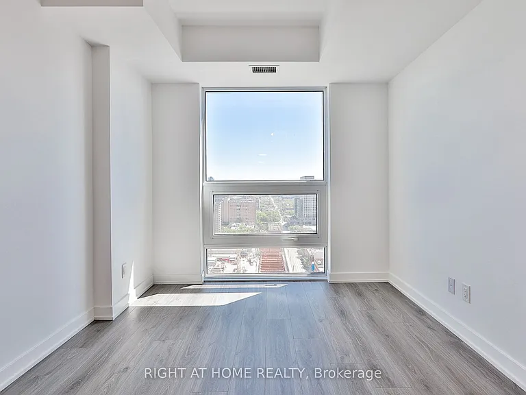 100 Queen St E #2805 — Photo 9