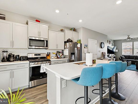 5th image of 2707 Princess Victoria Way