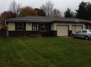 2695 Rosewood St, Jenison, MI 49428