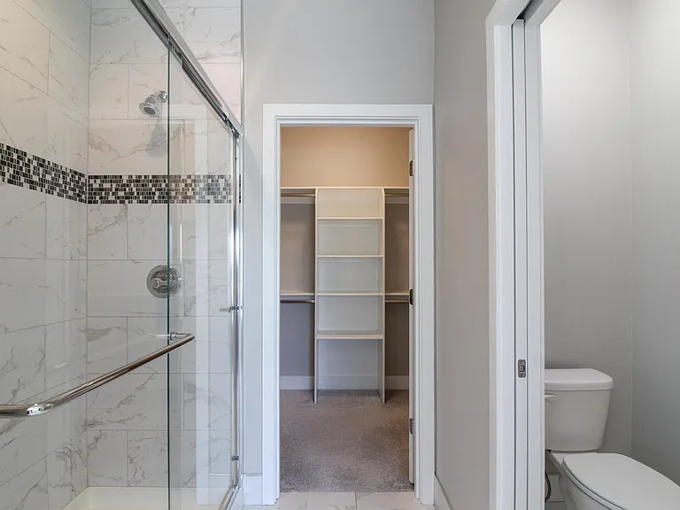 2452 Brodie Ln — Photo 21