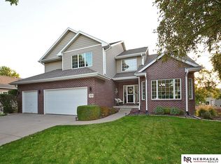 3210 Crestridge Rd, Lincoln, NE 68506