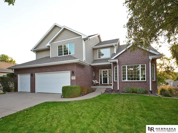 3210 Crestridge Rd, Lincoln, NE 68506