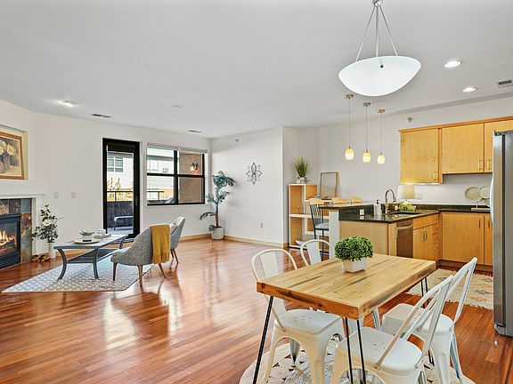 3rd image of 808 Williamson St Unit 206