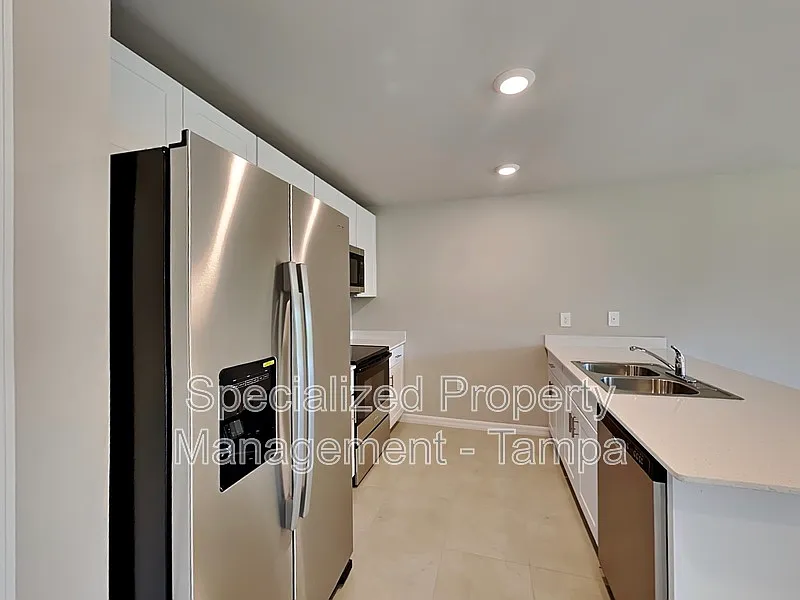 4 bed, 2.0 bath, 1499 sqft, $1,799 — Photo 3