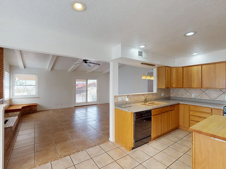 821 Oro Real NE — Photo 13
