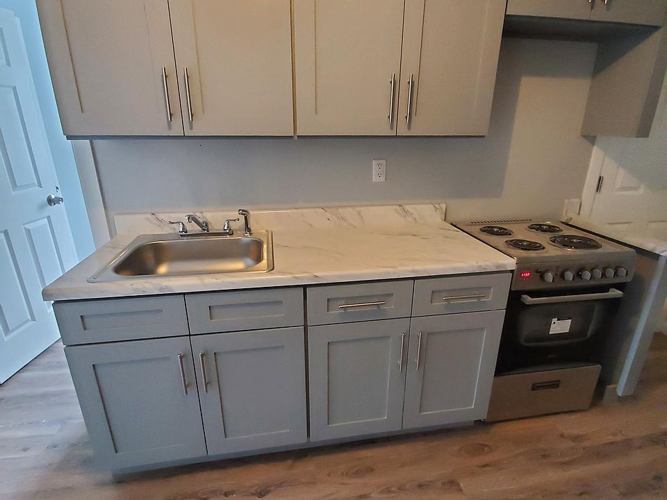 1st image of 220 Hansbury Ave #1