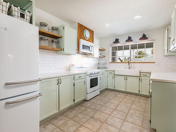 4th image of 3949 E Lupine Ave