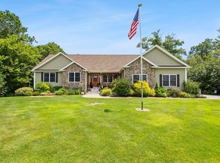 92 Buckingham Dr, Swansea, MA 02777