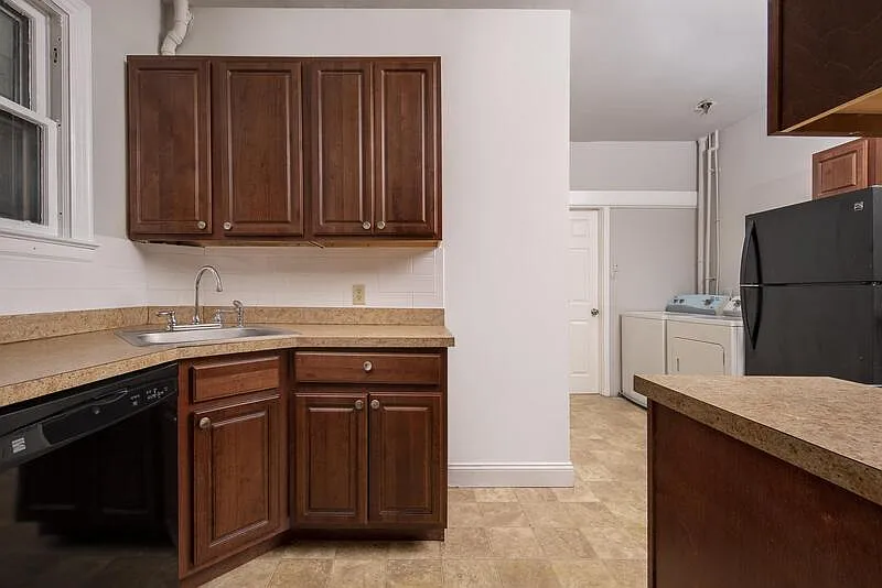 Building Photo - 489 Hamilton St #1