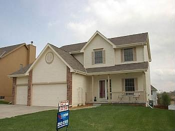 1st image of 207 Castle Pine Dr