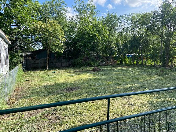 2nd image of 1204 Perez St LOT 3