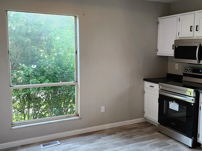 649 Showplace Ct — Photo 10
