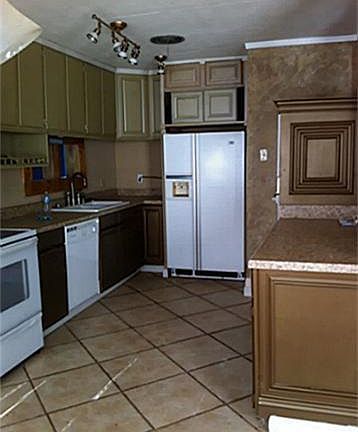 5th image of 1442 Westview Dr