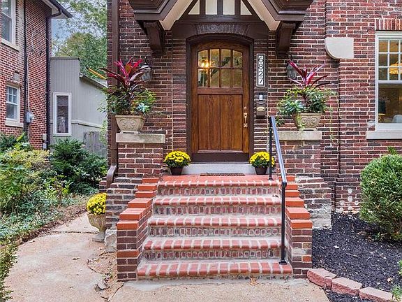 5th image of 6827 Pershing Ave