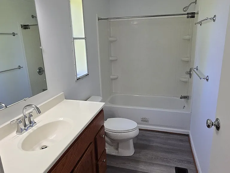 381-4 Swansboro Loop Rd — Photo 4