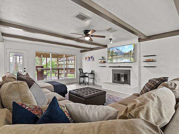 3rd image of 604 Lochnell Dr