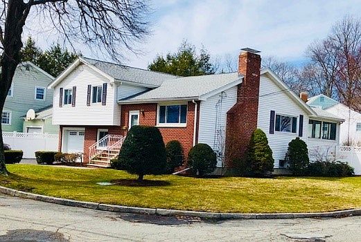 1st image of 22 Cricklewood Ln