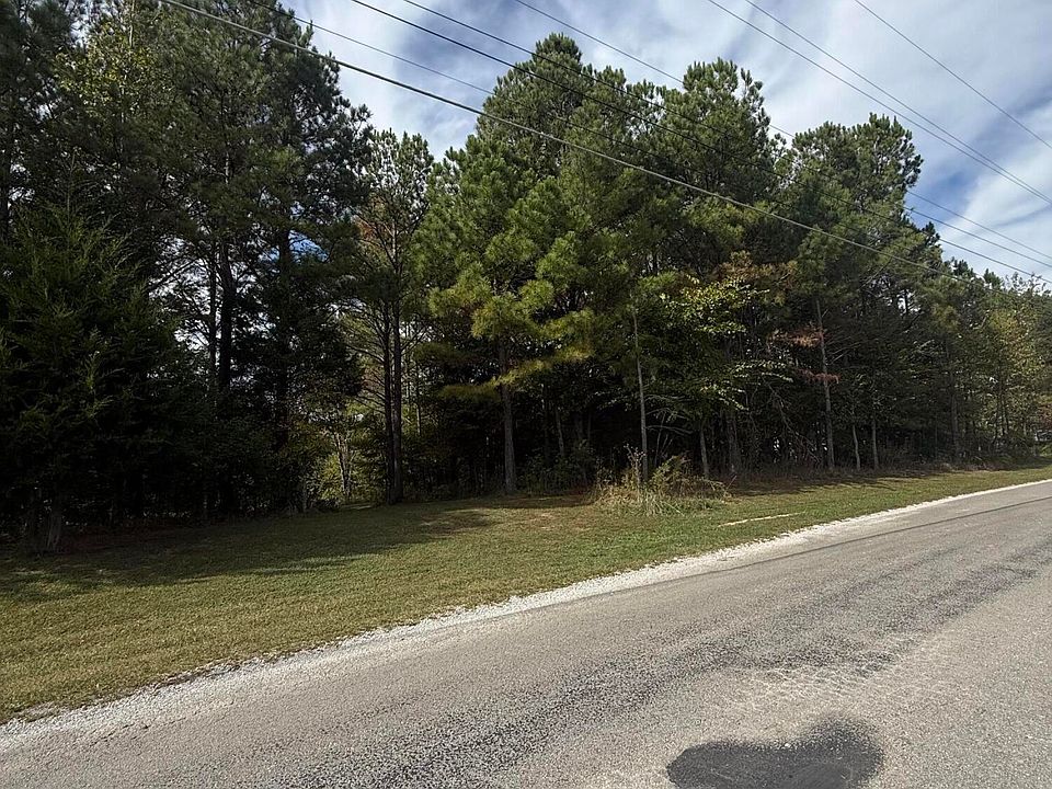 2nd image of 220 Lakewood Dr E
