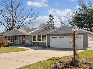 2942 Pascal St, Saint Paul, MN 55113