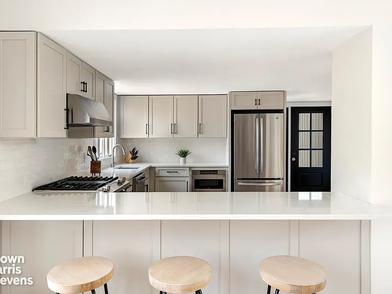 9 Devon Landing Dr — Photo 6
