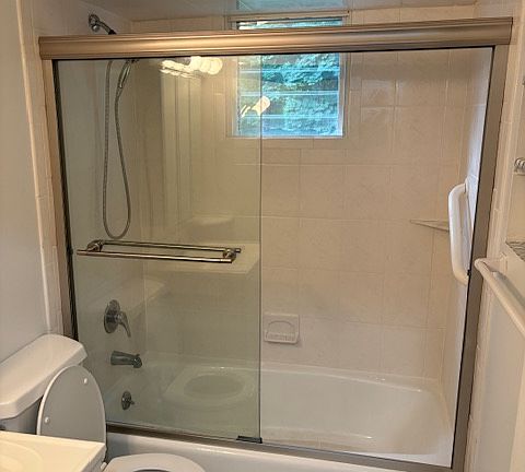 3rd image of 131 Arnold Pl #1