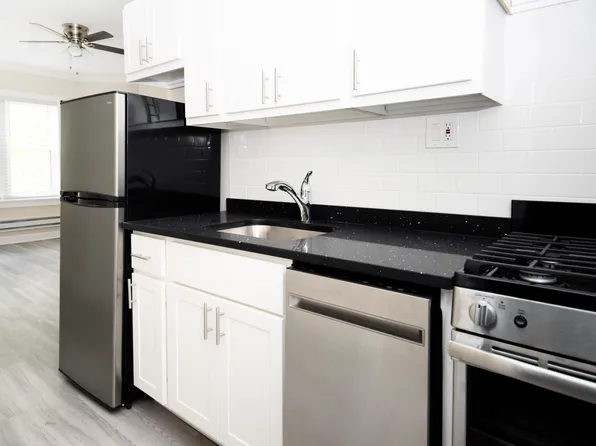 646 W Roscoe St, Chicago, IL