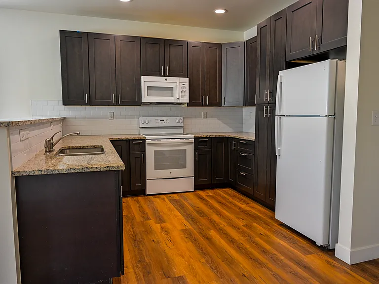 110 N Jefferson St #D — Photo 3