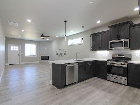 3rd image of 731 Rio Vista Loop