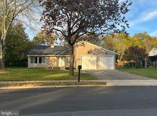 20 Pershing Ln, Sicklerville, NJ 08081