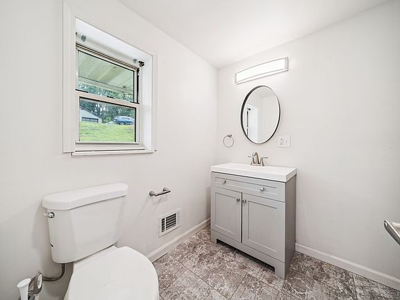 1st floor laundry/powder room