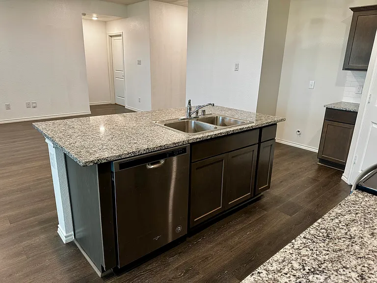 4325 Pyramid Dr — Photo 16