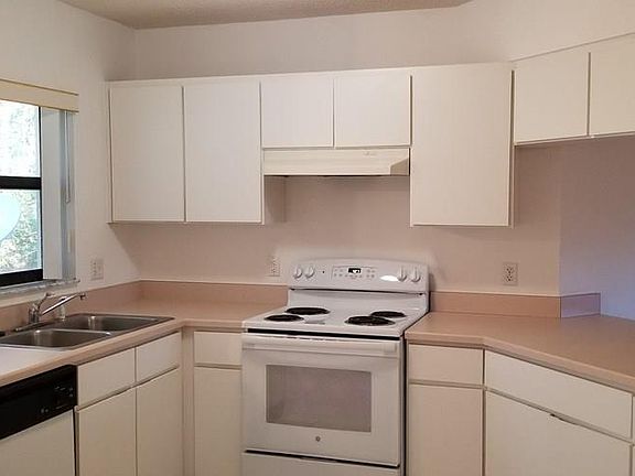 5th image of 29 White Deer Ln