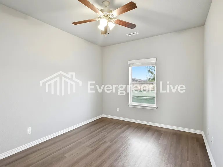 1221 Denver Dr — Photo 9
