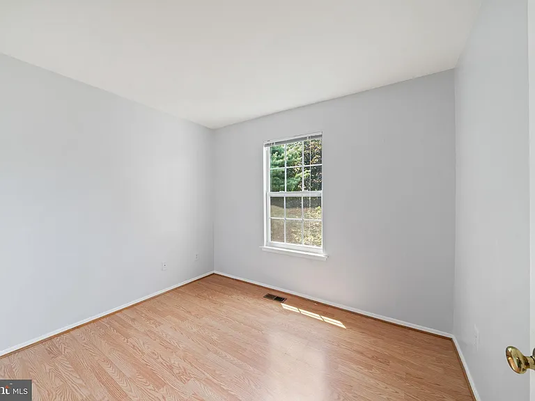 7767 Hiawatha Ln — Photo 8