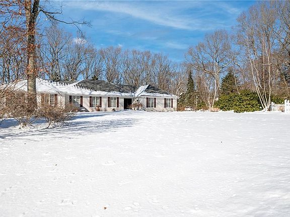 2nd image of 28 Lincoln Dr