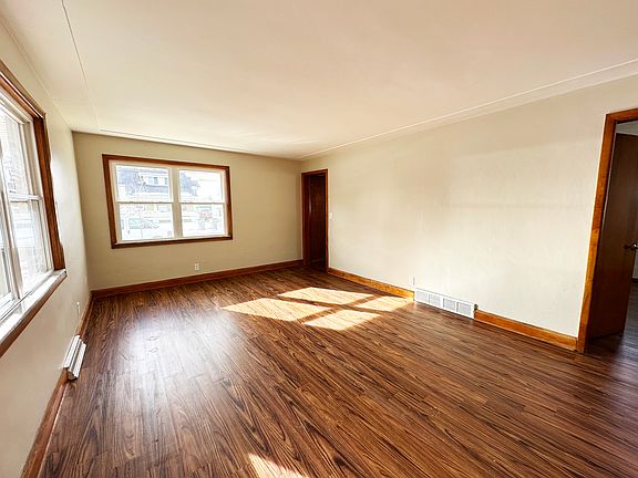 4th image of 844 W Indianola Ave