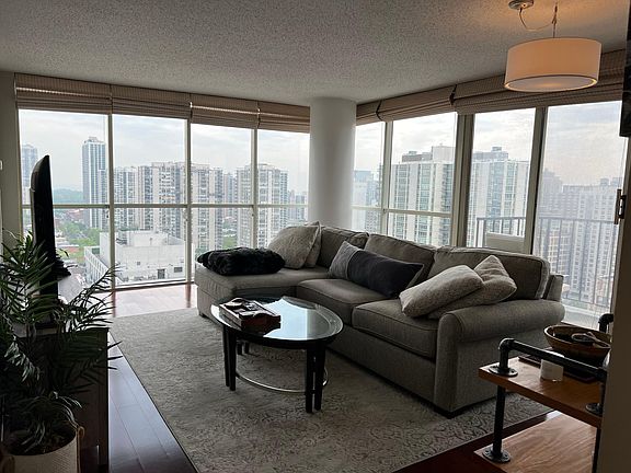4th image of 1212 N Lasalle St APT 2402